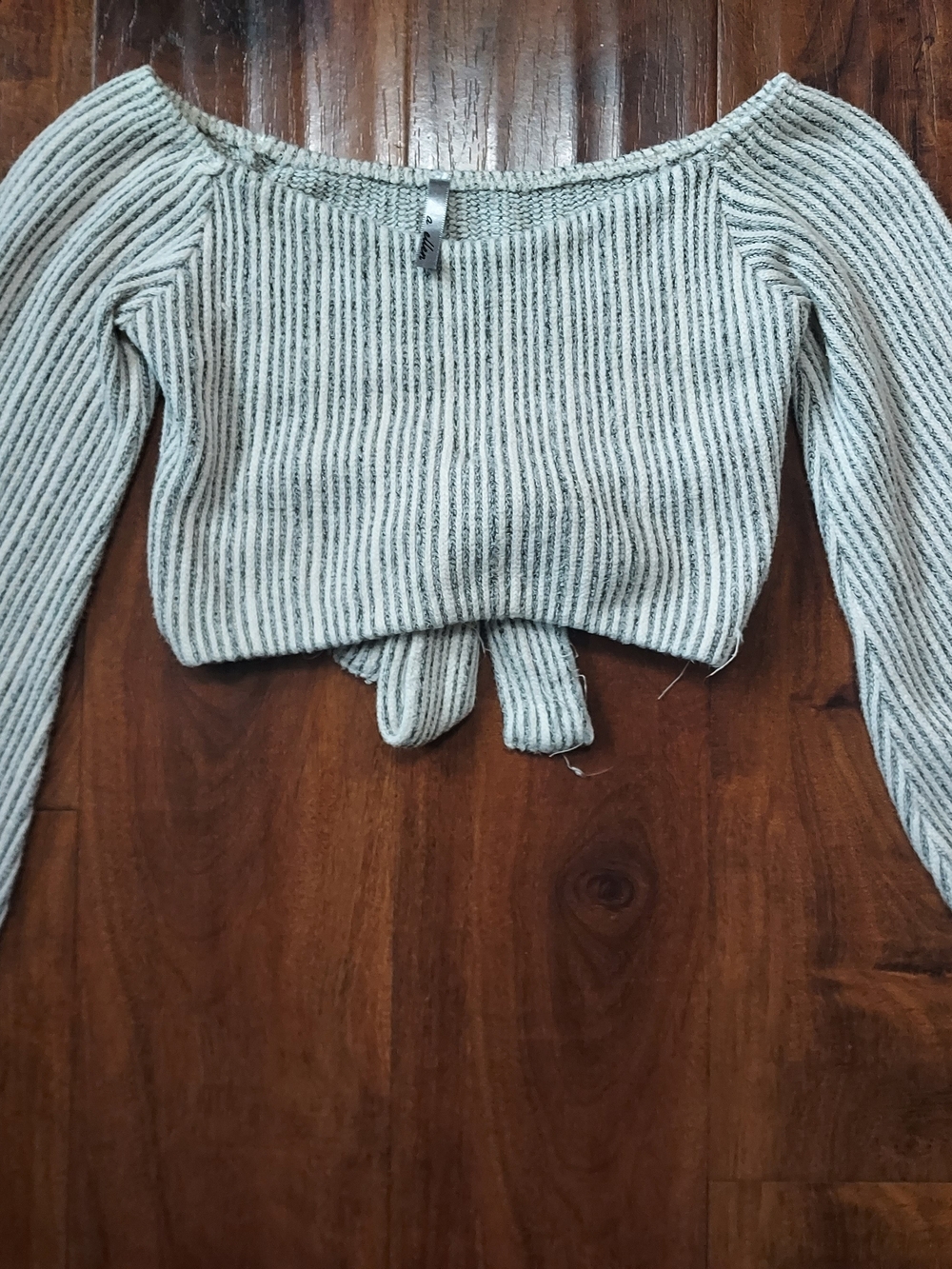 chic Ribbed Tie-Front Cropped Sweater in Cream and Gray Stripe